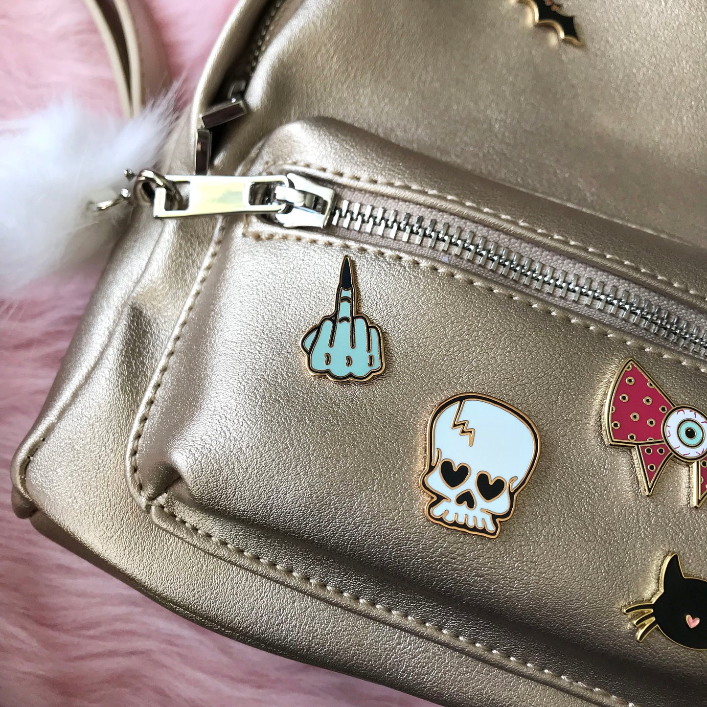 Skull  Pin